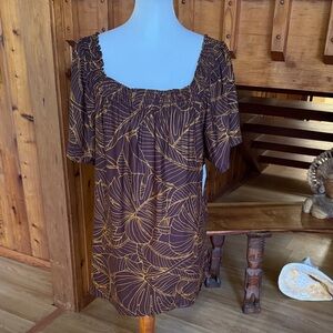 Hula Bay size Medium M NWT NEW Brown and Gold Leaf Print shirt top smock